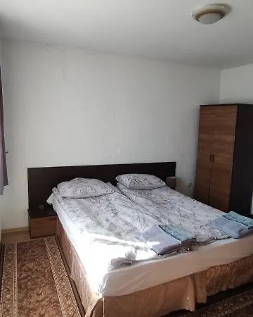 Djolevi بيت ضيافة دوبرينيشت